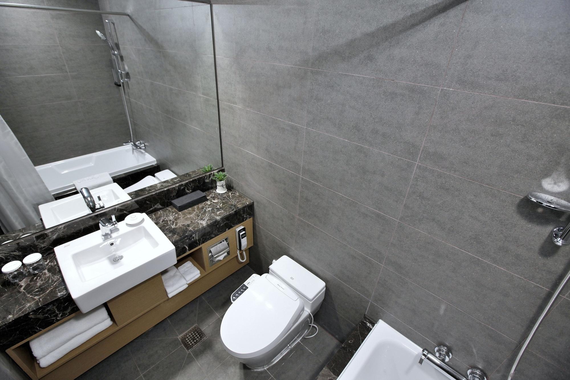 On City Hotel Cheonan Exterior photo